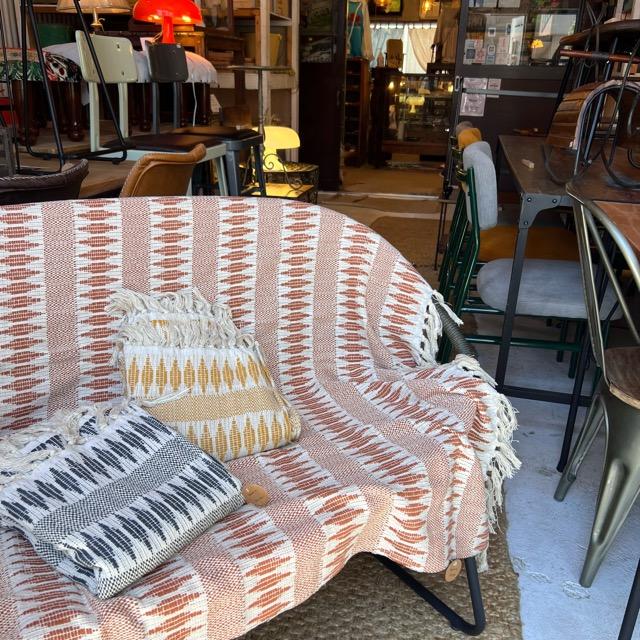 新品　ジャガード ローズ柄　花柄　ベッド　ソファ　こたつカバーなどマルチクロス マルチカバーキルト ソファカバー ベットカバー | 薔薇雑貨とマットの