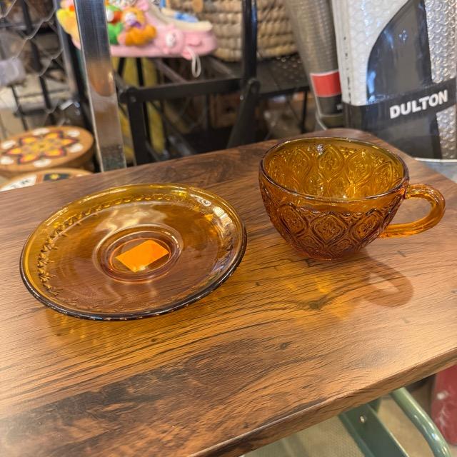 ガラス カップ & ソーサー フィオーレ　アンバー　ソーダガラス　食器　アンティーク　レトロ　キッチン　ダイニング　花柄装飾　海外　モーニング