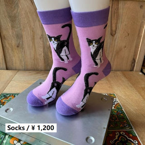 TOPANGA SOCKS Lady's　ふりむきネコソックス　ピンク　靴下　レディース　クルーソックス　クロネコ　ネコ　スニーカー　ファッション　ペット　さんぽ　