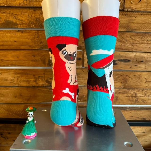 TOPANGA SOCKS Lady's　アシンメトリーお調子者のパグソックス　靴下　レディース　クルーソックス　パグ　犬　ペット　お調子者　ウィンク　プチギフト