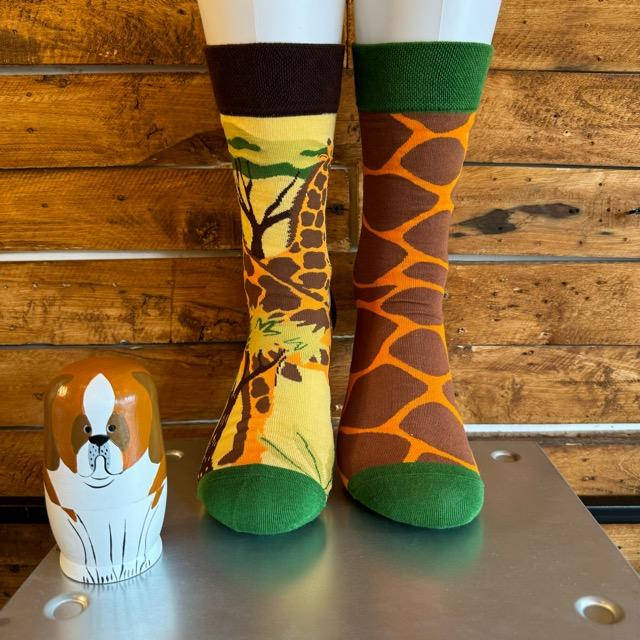 TOPANGA SOCKS Lady's　アシンメトリーキリンソックス　ジラフ　キリン柄　靴下　レディース　クルーソックス　動物　植物　アフリカ　プチギフト