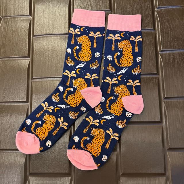 TOPANGA SOCKS Lady's　チーターの日常ソックス　アニマル　動物　アフリカ　スニーカー　足元ファッション　靴下　ユニーク　プチギフト　クルーソックス