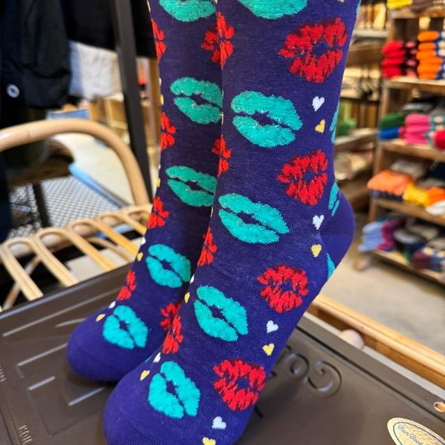 TOPANGA SOCKS Lady's　キスマークソックス　唇　口紅　ハート　スニーカー　足元ファッション　靴下　ユニーク　プチギフト　クルーソックス