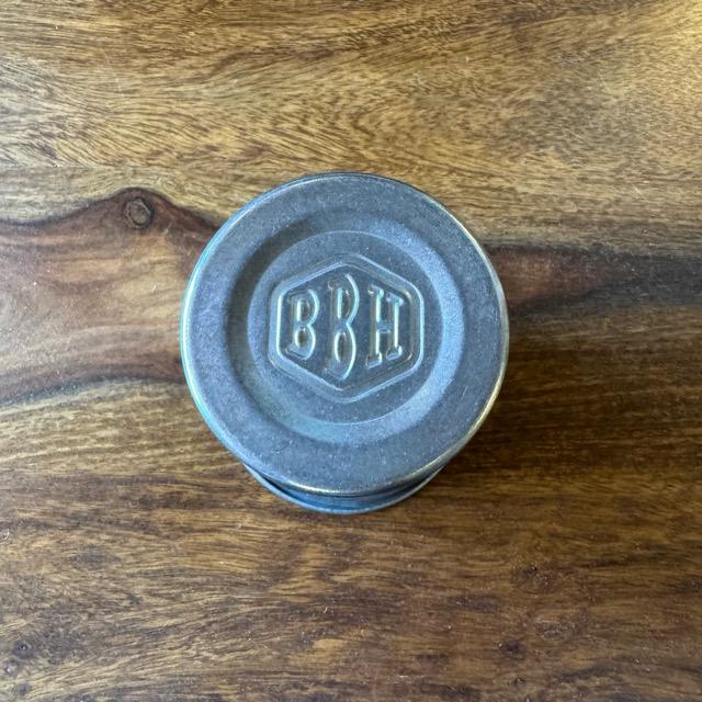 ステンレスビールカップ　シルバー　ステンレス　コップ　軽量　ビール　お酒　アウトドア　キャンプ　食器　鉢受け　シンプル　銀　光沢　保温　使いやすい　