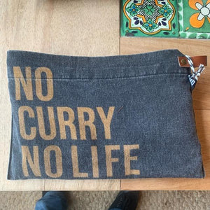 PAPエプロン　カレーBK コンパクト パッカブルエプロン 自宅用 アウトドア ギフト NO CURRY NO LIFE