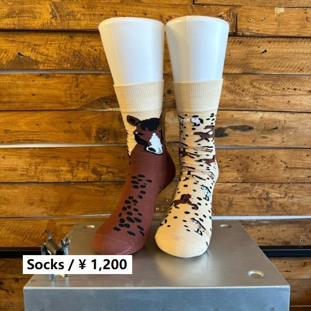 TOPANGA SOCKS Lady's　アシンメトリーウマソックス　靴下　レディース　クルーソックス　ベージュ　ブラウン