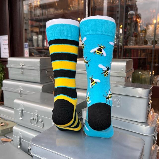 TOPANGA SOCKS Men's　アシンメトリーBEEソックス　ファッション　メンズ　靴下　アシンメトリー　ハチ　昆虫　ユニーク