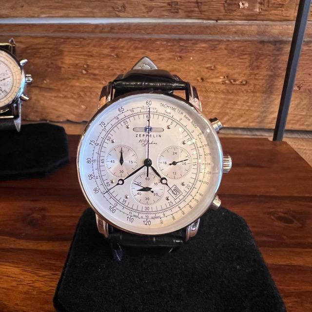 4ダイヤルカレンダーシルバーウォッチ　全3色　アクセサリー　ユニセックス　腕時計　アナログ式　ファッション