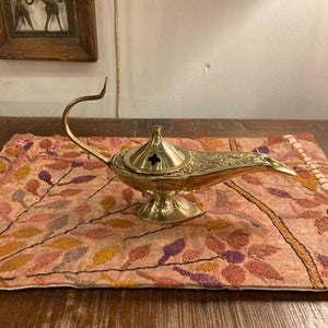 インド　真鍮製のアラジンランプの香立て　魔法のランプ　ブラス　真鍮製　オブジェ　お香　コーン型お香