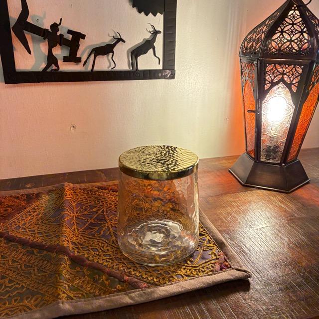 インド　ブラス＆ガラスキャニスター　ハイ　in bloom 　インブルーム　ディスプレイケース　真鍮　ハンマートン　収納　ガラスケース　綿棒　コットン　槌目