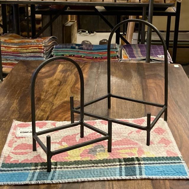 Indian Handmade Black Iron Arch Plate Stand S Stand Tabletop Simple Antique Shop Easel Dish Stand