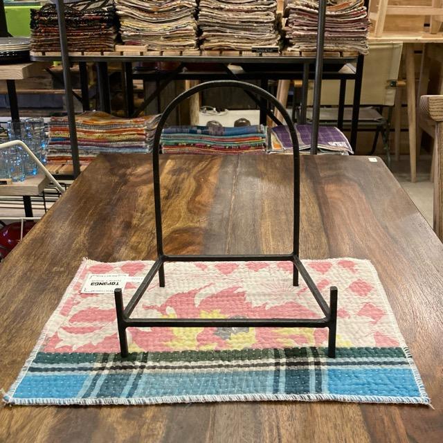 Indian Handmade Black Iron Arch Plate Stand Large Stand Tabletop Simple Antique Shop Easel Dish Stand