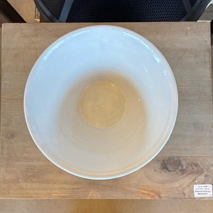 ルーマニア　中部トランシルバニア地方　白釉のボウルM　20cm　大鉢　中鉢　麺鉢　ディナープレート　和食　洋食　中華　アジア料理　肉料理　魚料理