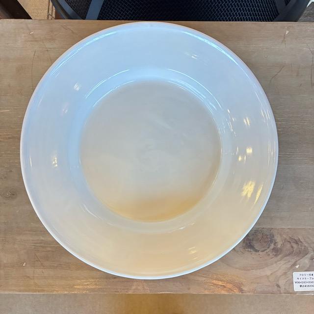 ルーマニア　中部トランシルバニア地方　白釉のプレートM　26cm　平皿　大皿　ディナープレート　和食　洋食　中華　アジア料理　肉料理　魚料理