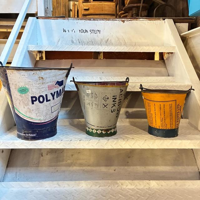 インド　リサイクルアイアンバスケット　Ｓ　RECYCLED BUCKET　アイアン製バケツ　ガーデニング　ゴミ箱　鉢カバー　アソート　プランターカバー　