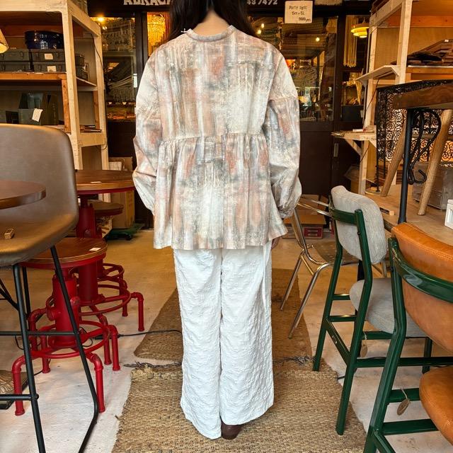 ICHI　イチ　インクジェットプリント2WAYシャツ　ストーン　シャツ　レディース　長袖　羽織　ギャザーブラウス　柄物　アート　前後　後ろボタン
