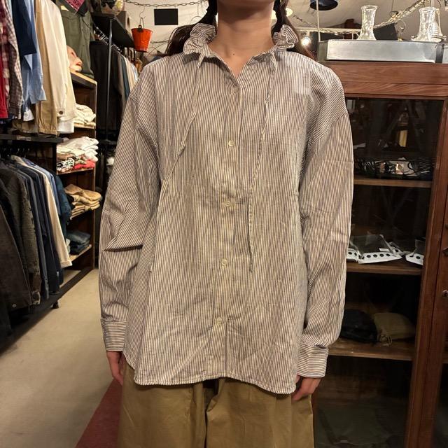 ICHI Women's Indigo Selvedge Striped Ruffle Neck Shirt in Natural Cotton. Perfect for Layering, Long Sleeves, and Knitwear. White.