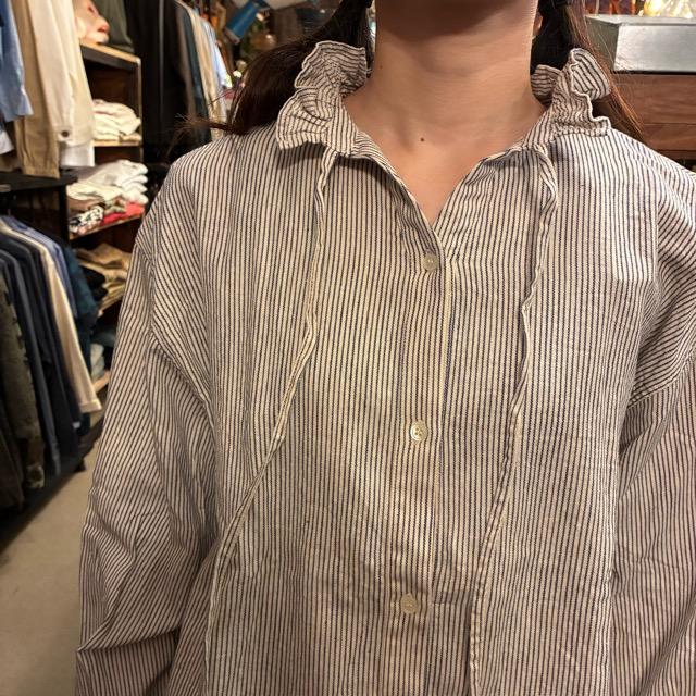 ICHI Women's Indigo Selvedge Striped Ruffle Neck Shirt in Natural Cotton. Perfect for Layering, Long Sleeves, and Knitwear. White.