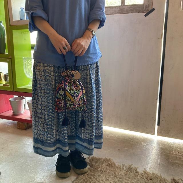 インド　カッチ刺繍古布ミニ巾着手提げ　全4種　ネイビー　グリーン　レッド　ハンドバッグ　ミニバッグ　ポーチ　ミニポーチ