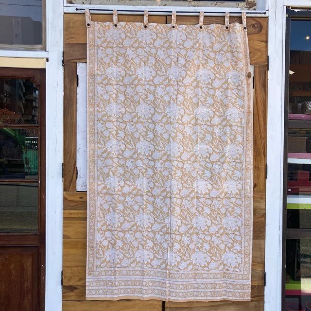 インド　ブロックプリントフラワーカーテン　TYPE:K　105×178cm　ベージュ　間仕切り　暖簾