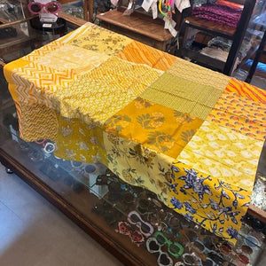 インド　プリントパッチワークマルチクロス　110cm×110cm　イエロー　アソート　トライバル　ボタニカル　マルチカバー　メール便　テーブルクロス