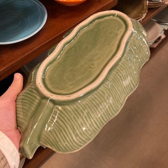 タイ　バナナリーフトレイ　L　タイ料理　アジアン料理　民芸品　大皿　陶磁器　平皿　楕円皿　ナシゴレン　ロコモコ　サラダ