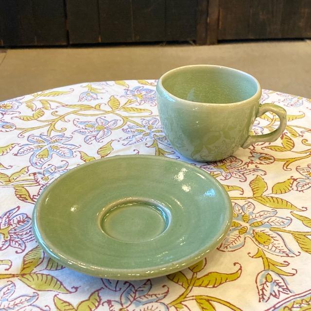 商品コード b6-mar-twt-b-050    タイ　セラドン焼　カップ＆ソーサー　タイ料理　アジアン料理　民芸品　翡翠　コーヒー　紅茶　ティーカップ　コーヒーカップ　マグカップ