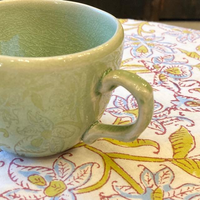 商品コード b6-mar-twt-b-050    タイ　セラドン焼　カップ＆ソーサー　タイ料理　アジアン料理　民芸品　翡翠　コーヒー　紅茶　ティーカップ　コーヒーカップ　マグカップ