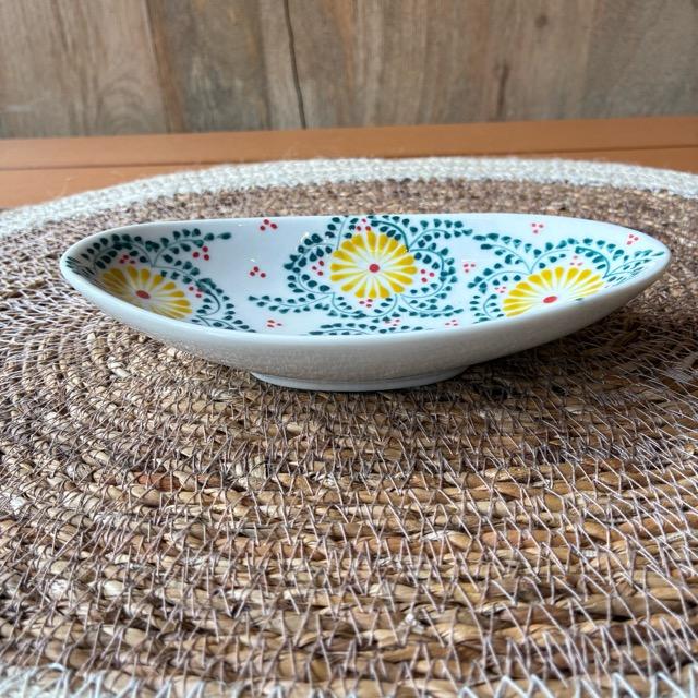 ベトナム　バッチャン焼小皿　舟形　16cm　全2色　キイロ　アカ　イエロー　レッド　小鉢　オーバル　楕円皿　ベトナム料理　中華料理　薬味　前菜　タイ料理