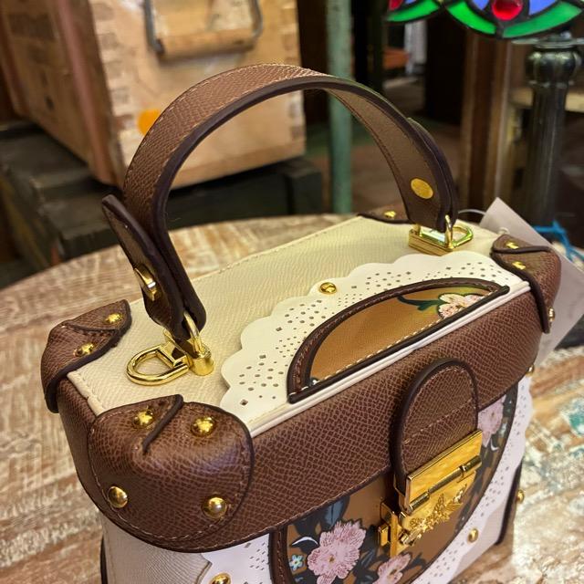 Topanga Accessory　ティータイムデコレーションバニティバッグ　ホワイト　レース　ファッション　バッグ　肩掛けバッグ　ショルダーバッグ　小物　レザー
