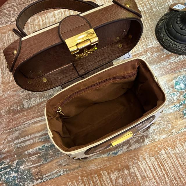 Topanga Accessory　ティータイムデコレーションバニティバッグ　ホワイト　レース　ファッション　バッグ　肩掛けバッグ　ショルダーバッグ　小物　レザー