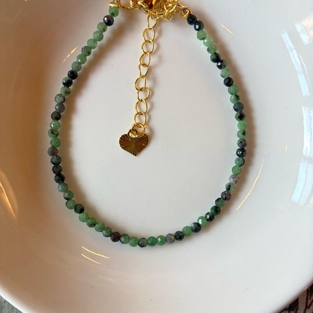 TOPANGA Jewelry　ミニジェムブレスレット　エメラルド　ルビー　グリーン　ナチュラルストーン　天然石　パワーストーン　ペンダント　クリスタル