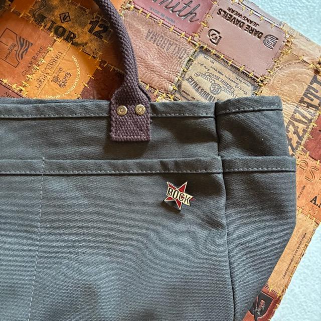 TOPANGA Jewelry　ピンブローチ　ROCK　ロック　ファッションアイテム　ジュエリー　プレゼント　小物　プチギフト　