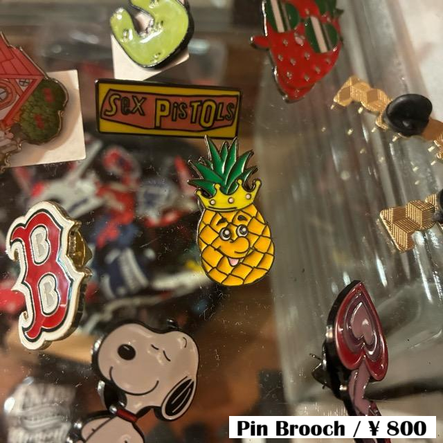 TOPANGA Jewelry Pin Brooch King of Pineapples