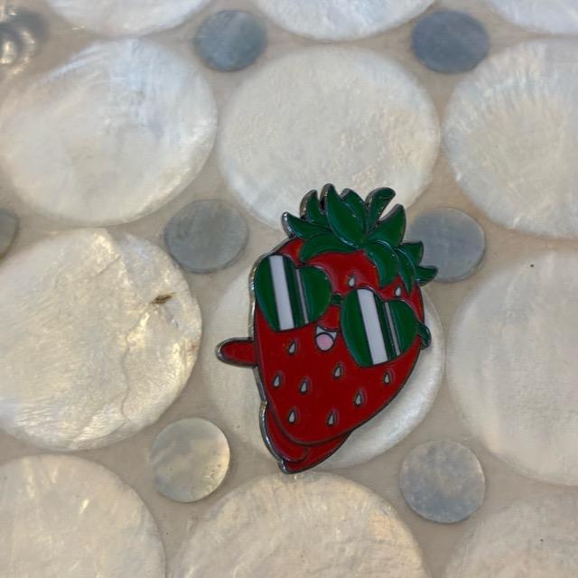 TOPANGA Jewelry　 Pin Brooch　Strawberry