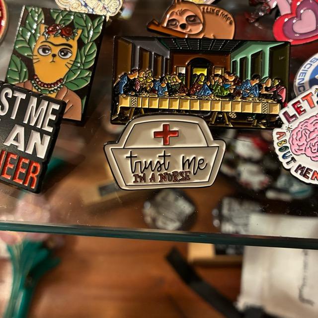 TOPANGA Jewelry　 Pin Brooch　Trust me I'M A NURSE