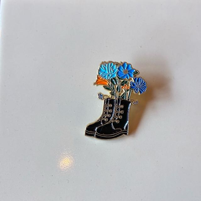 TOPANGA Jewelry Pin Brooch Boots & flowers