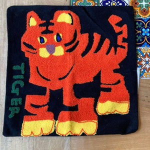 TOPANGA Homefurnishing ゆるアニマルエンブロイダリークッションカバー　TIGER　ブラック　45×45cm　トラ　タイガー　虎　どうぶつ　サガラ刺繍　刺繍　