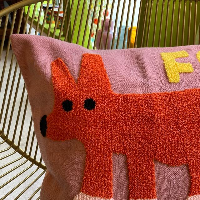 TOPANGA Homefurnishing ゆるアニマルクッションカバー　FOX　ピンク　45×45cm　キツネ　きつね　狐　どうぶつ　サガラ刺繍　刺繍　