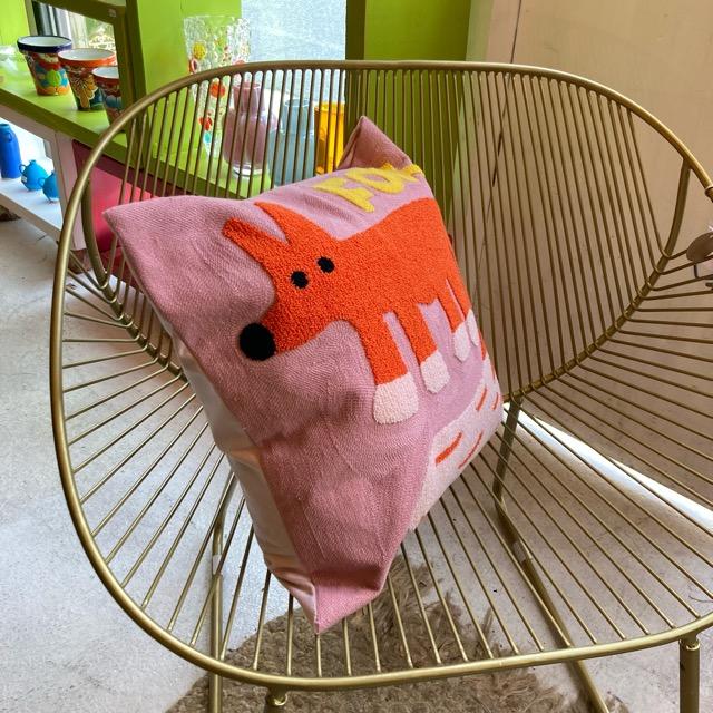 TOPANGA Homefurnishing ゆるアニマルクッションカバー　FOX　ピンク　45×45cm　キツネ　きつね　狐　どうぶつ　サガラ刺繍　刺繍　