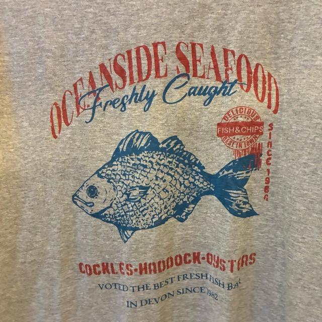 TOPANGA Lady's　グラフィックTシャツ　OCEANSIDE SEAFOOD　 ライトグレー　サカナ　フィッシュ　カットソー　S　M　L　メンズ　レディース　ユニセックス