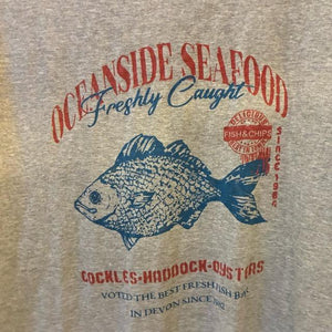TOPANGA Lady's　グラフィックTシャツ　OCEANSIDE SEAFOOD　 ライトグレー　サカナ　フィッシュ　カットソー　S　M　L　メンズ　レディース　ユニセックス