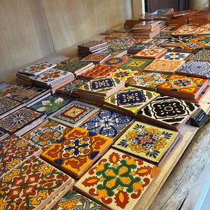 メキシコ　タラベラタイル　陽花　オレンジ　コースター　鍋敷き　DIY　柄タイル　室内壁　室外壁　デザインタイル　レトロ　アートタイル　タラベラ焼き