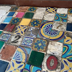 メキシコ　タラベラタイル　花径　オレンジ　コースター　鍋敷き　DIY　柄タイル　室内壁　室外壁　デザインタイル　レトロ　アートタイル　タラベラ焼き