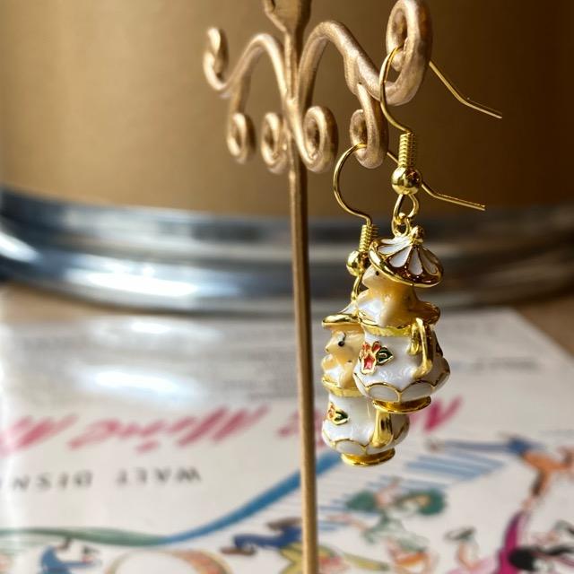 TOPANGA Jewelry Dormouse Earrings / Teapot Alice Jewelry Catch Gift