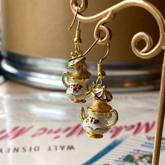 TOPANGA Jewelry Dormouse Earrings / Teapot Alice Jewelry Catch Gift