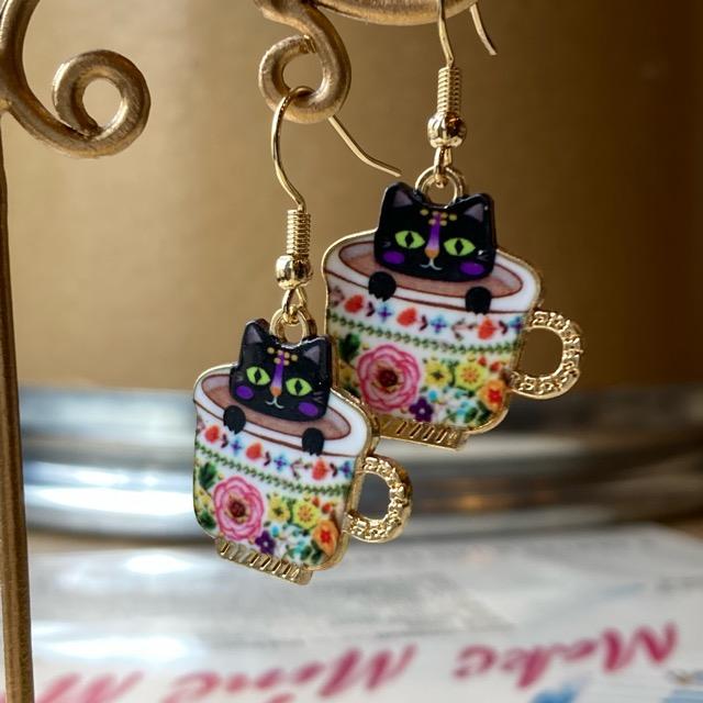 TOPANGA Jewelry Milk Tea Cat Earrings / Teacup Black Cat Jewelry Catch Gift