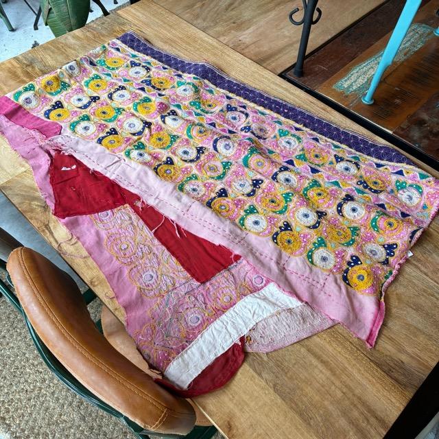 INDIA Vintage Rabari embroidered fabric 50×190cm 24000-1