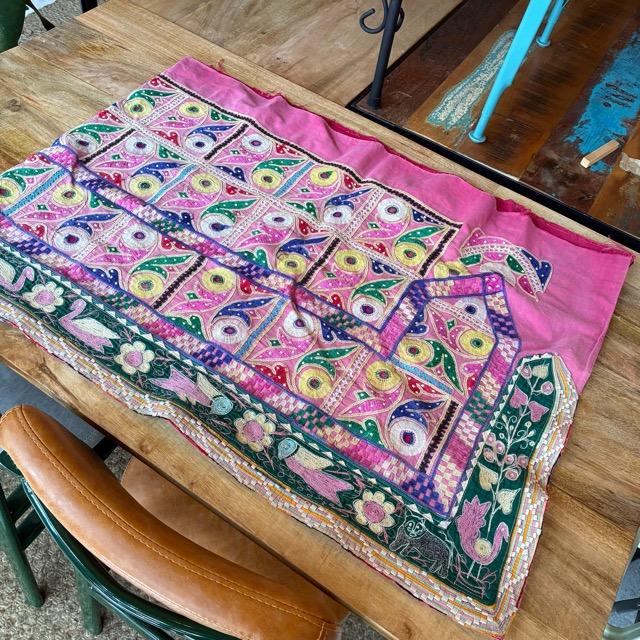 INDIA　Vintage Rabari embroidered fabric　62×180cm　25000-1