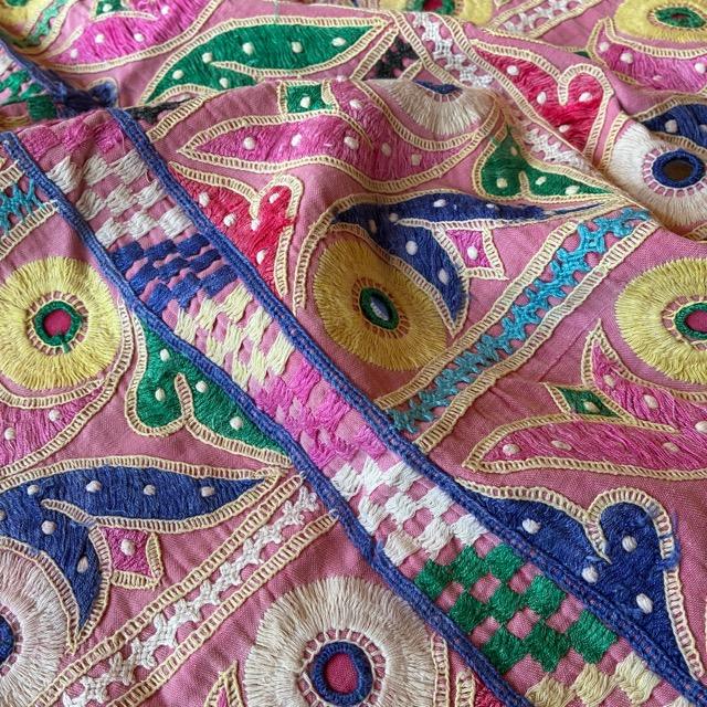INDIA　Vintage Rabari embroidered fabric　62×180cm　25000-1